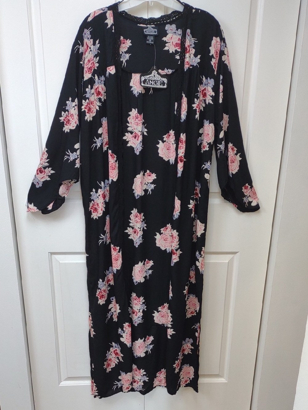Angie Women's Maxi Black Floral Duster Kimono Open Front Crochet Trim NWT - Picture 2 of 13